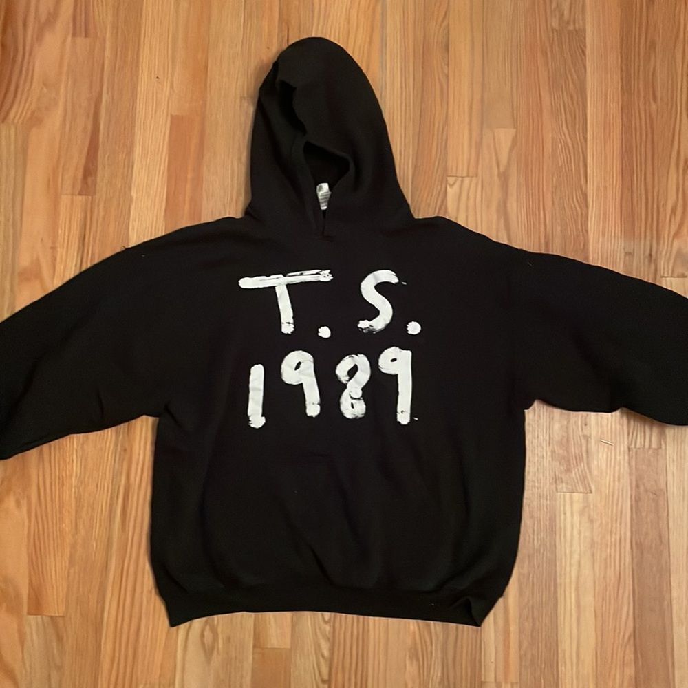 taylor swift 1989 hoodie